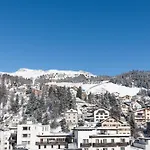 Schweizerhof Hotel 4*