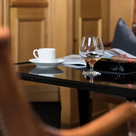 Schweizerhof Hotel São Moritz