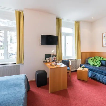 Schweizerhof Отель 4*