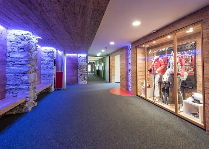 Отель Schweizerhof 4*