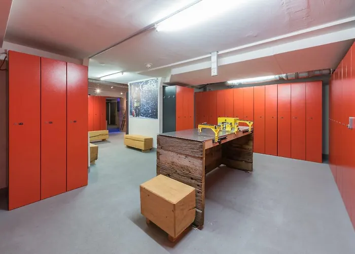 Отель Schweizerhof 4*